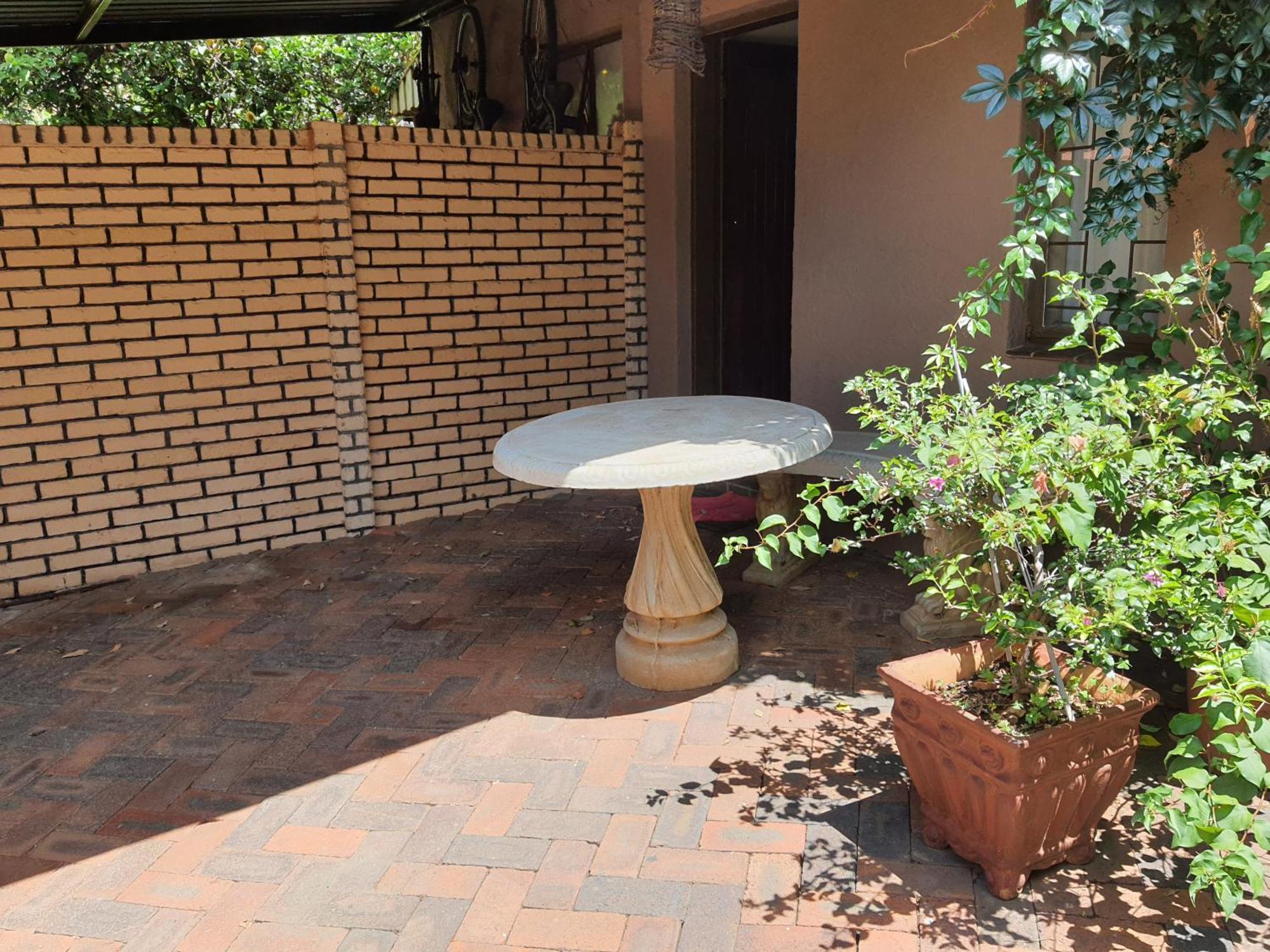 The Crooked Forest Pretoria-Noord エクステリア 写真