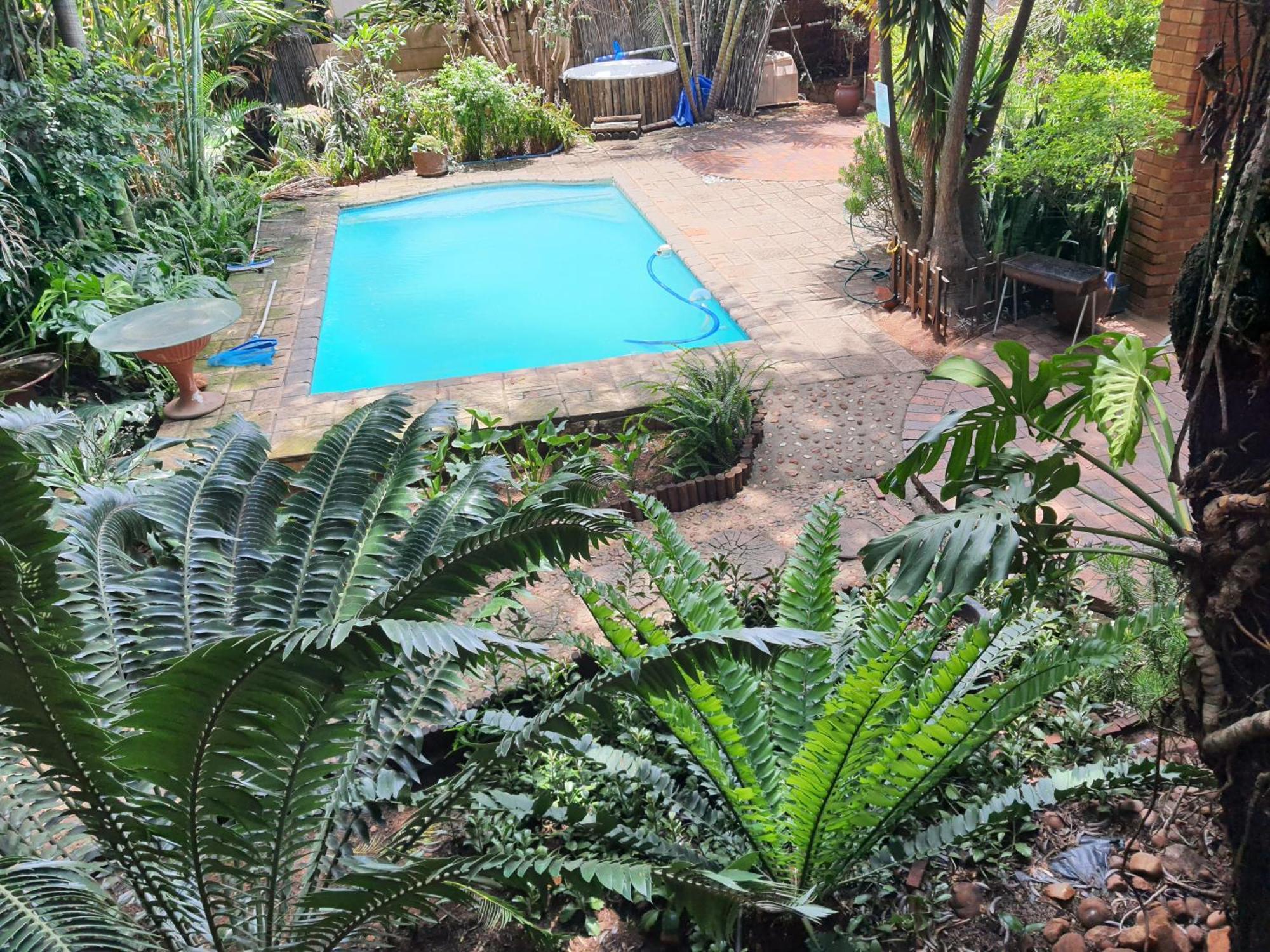 The Crooked Forest Pretoria-Noord エクステリア 写真