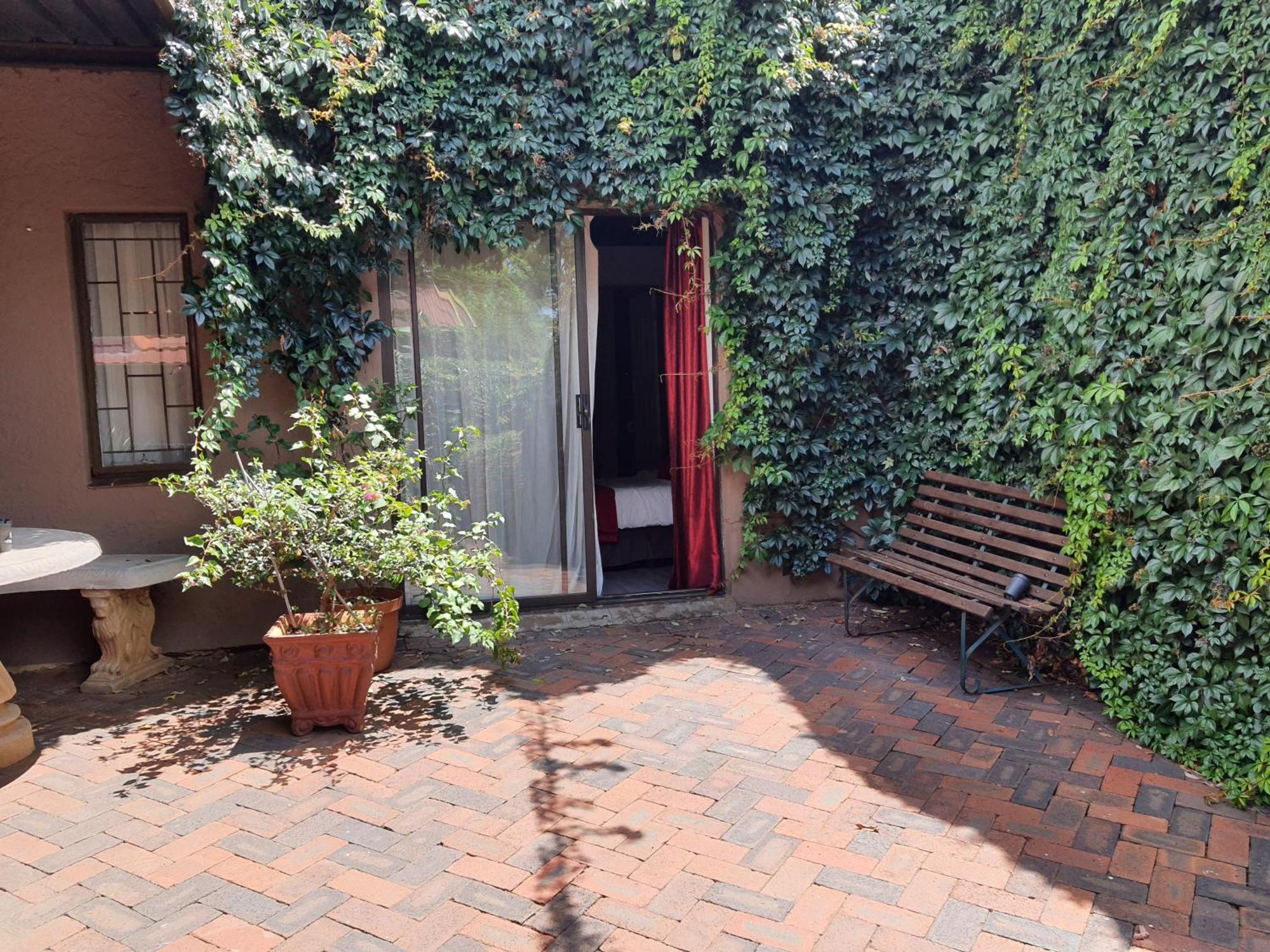 The Crooked Forest Pretoria-Noord エクステリア 写真